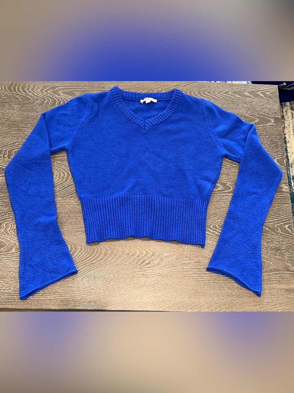 Subdued Classic Royal Blue Cropped V-Neck Sweater Long Sleeve Medium EUC